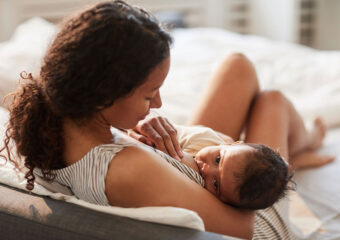 Conheça a importância do aleitamento materno na imunização inicial do bebê