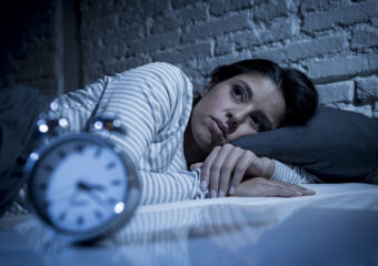 Entenda como o sono afeta a saúde mental e veja 9 dicas para ter uma noite adequada de descanso