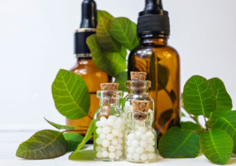 Como funciona a homeopatia: uma abordagem holística para a saúde