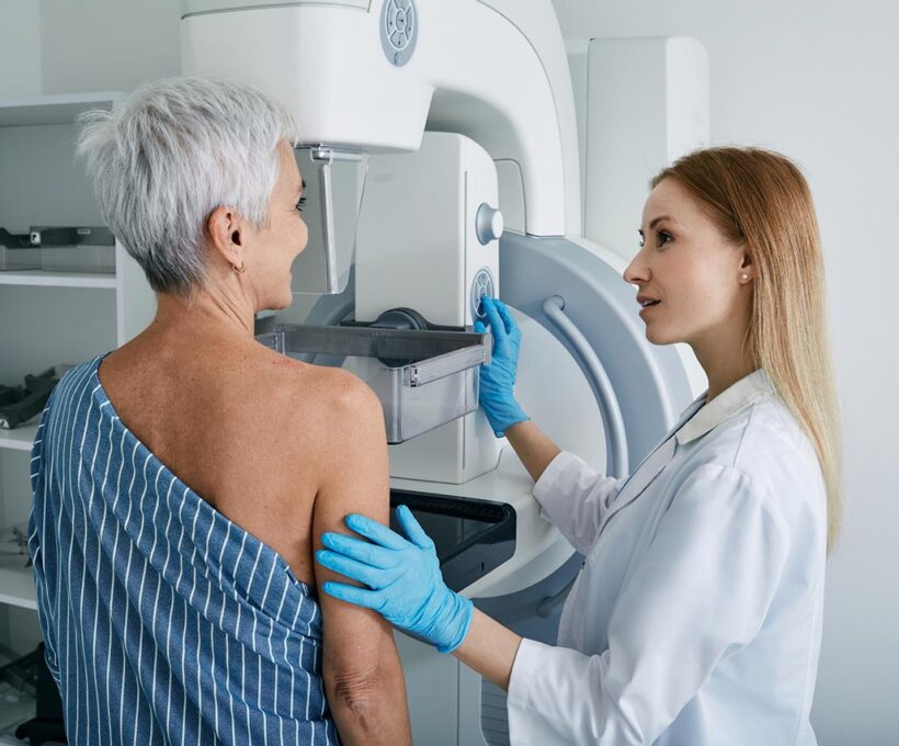 Como é feita a mamografia? Veja o que você precisa saber sobre esse exame tão importante